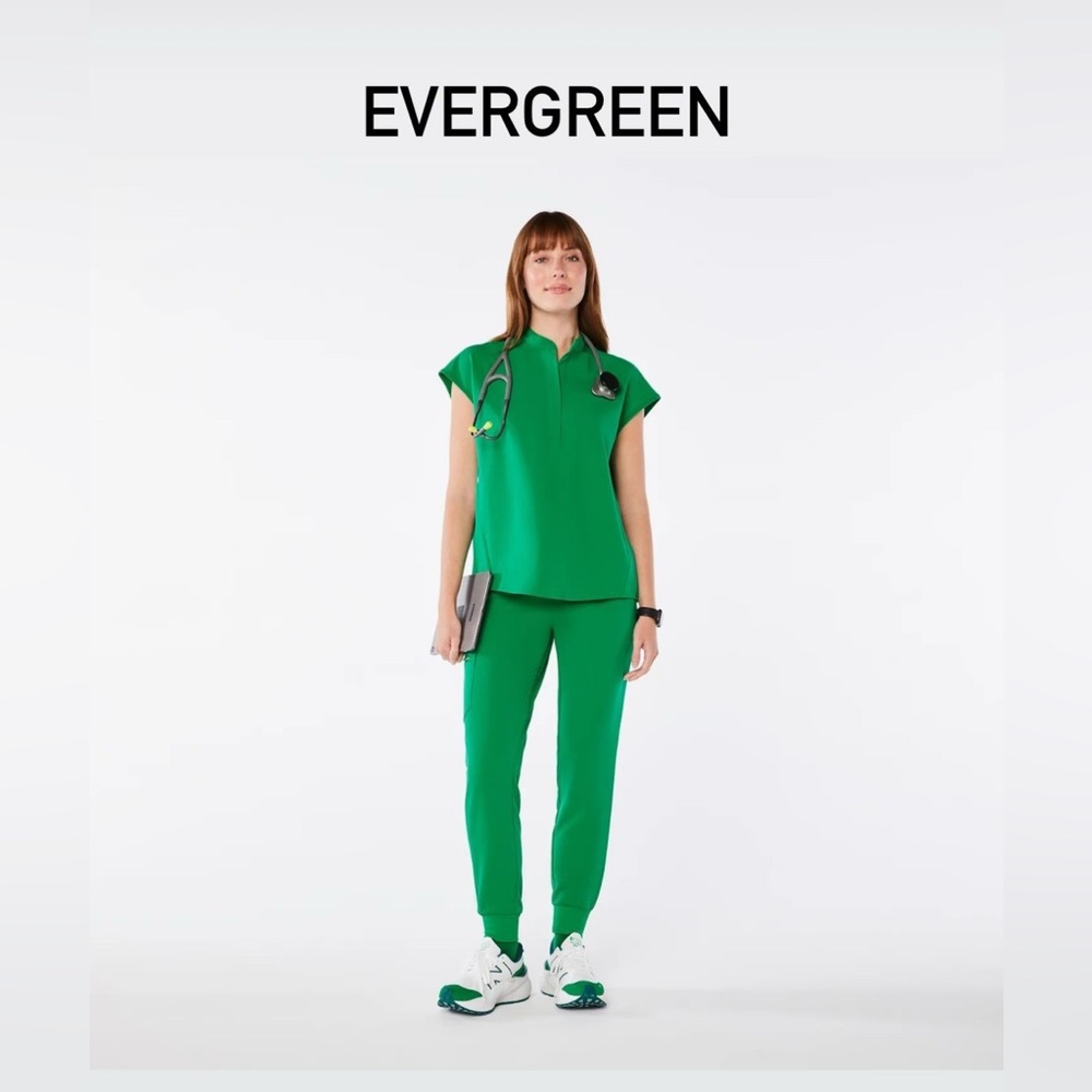 FIGS Evergreen - Zamora joggers XS/P and Rafaela XXS set